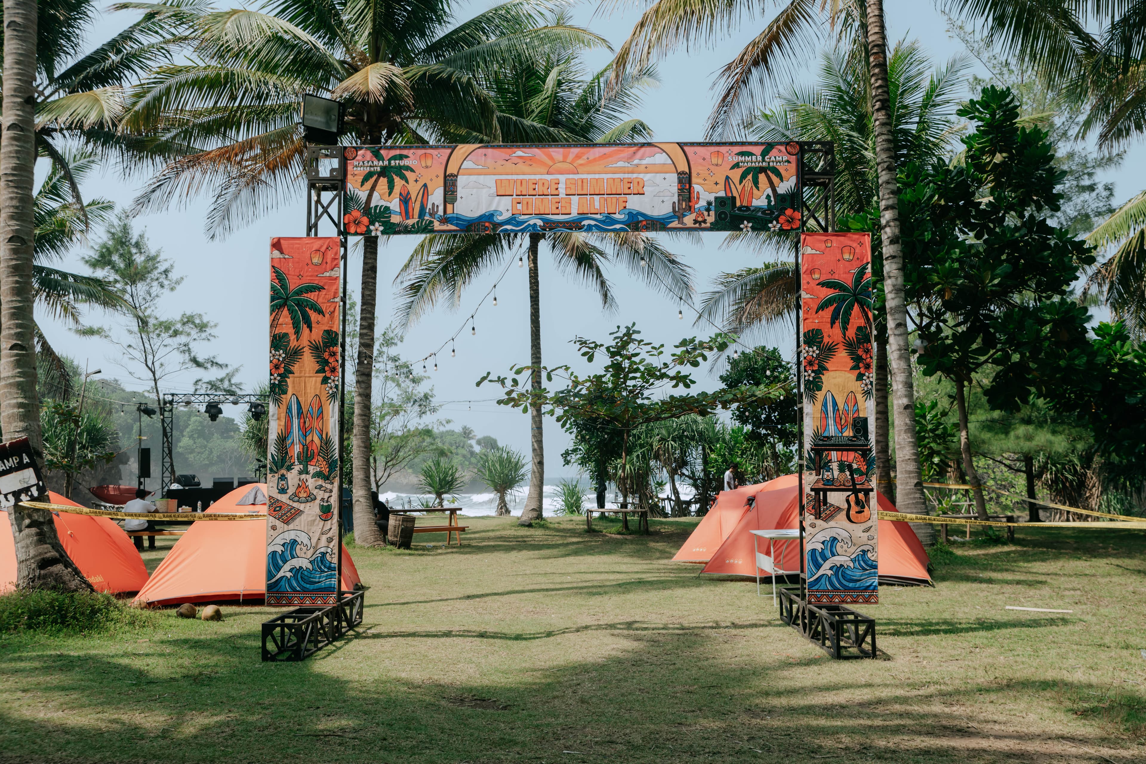 Suasana Pantai