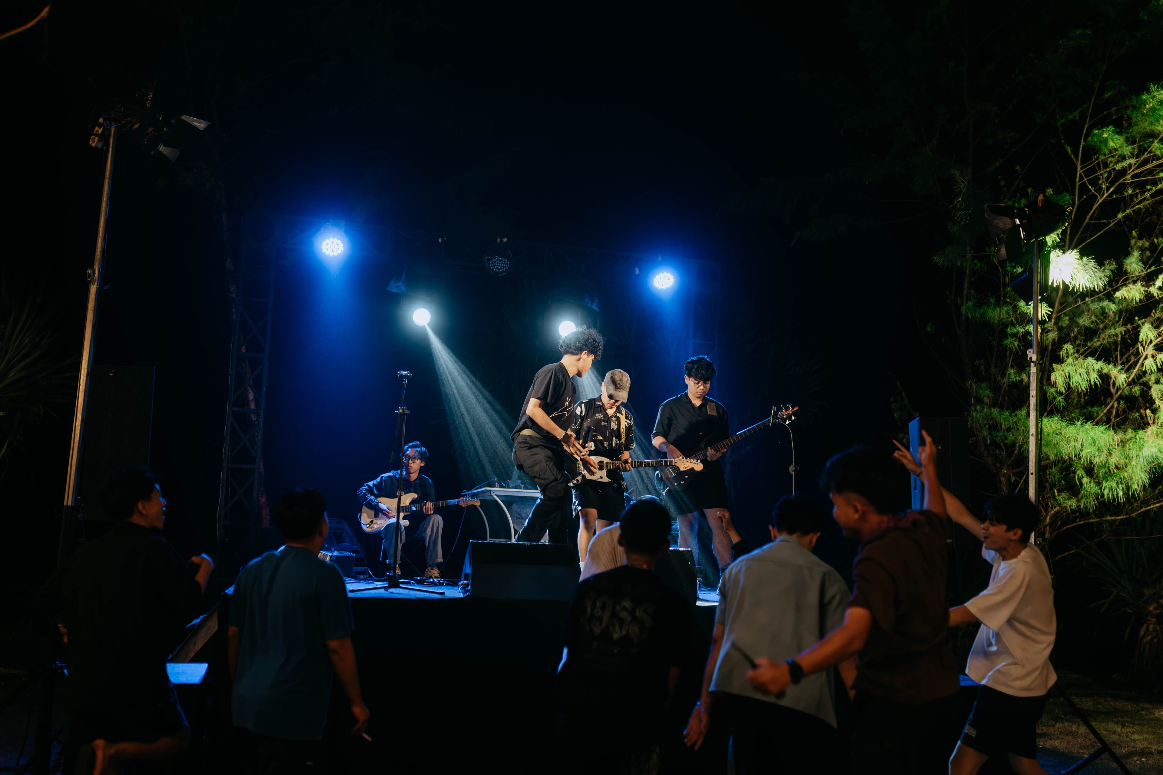 Soar High Club – On Stage